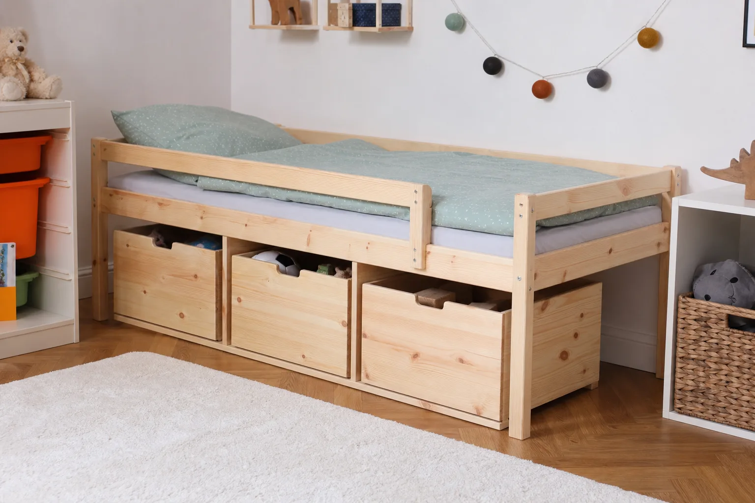 Kinderbett mit Stauraum selber bauen: Praktische DIY-Ideen fuer mehr Ordnung im Kinderzimmer